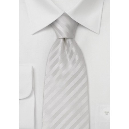 Elegant white silk tie with fine diagonal stripes