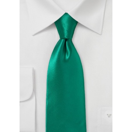 Striking Emerald Necktie in Pure Silk with Modern Cut