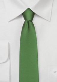 Skinny Silk Tie in Moss Green