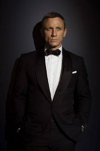 Daniel-Craig-James-Bond-Black-Tie